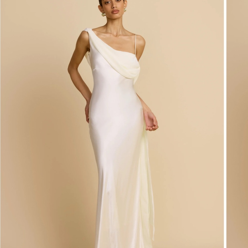ARCINA ORI Helena One-Shoulder Dress